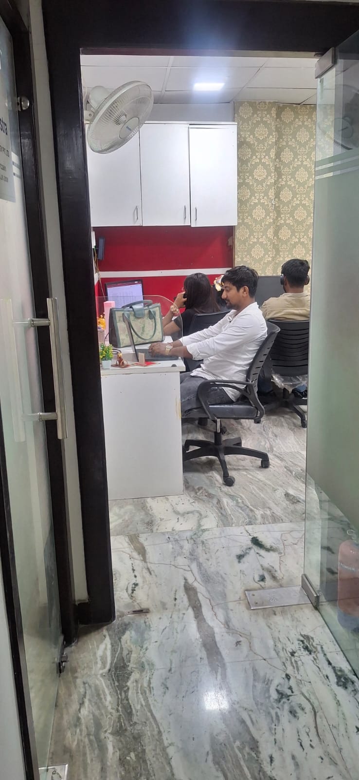 Launchefy office workspace in Sector 3 Noida